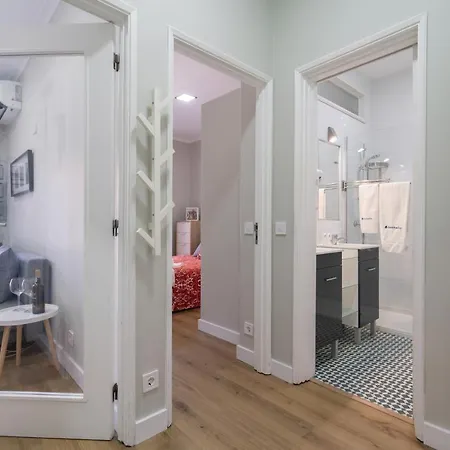 Host Wise - Modern Flats With Stunning Terrace Or Balcony - Location Apartment Porto