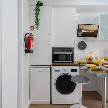 Apartment Host Wise - Modern Flats With Stunning Terrace Or Balcony - Location